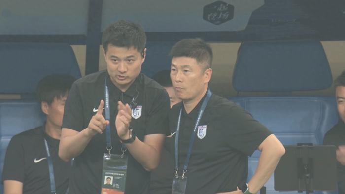 那就是罗慕, 加上元敏诚, 大连自比赛