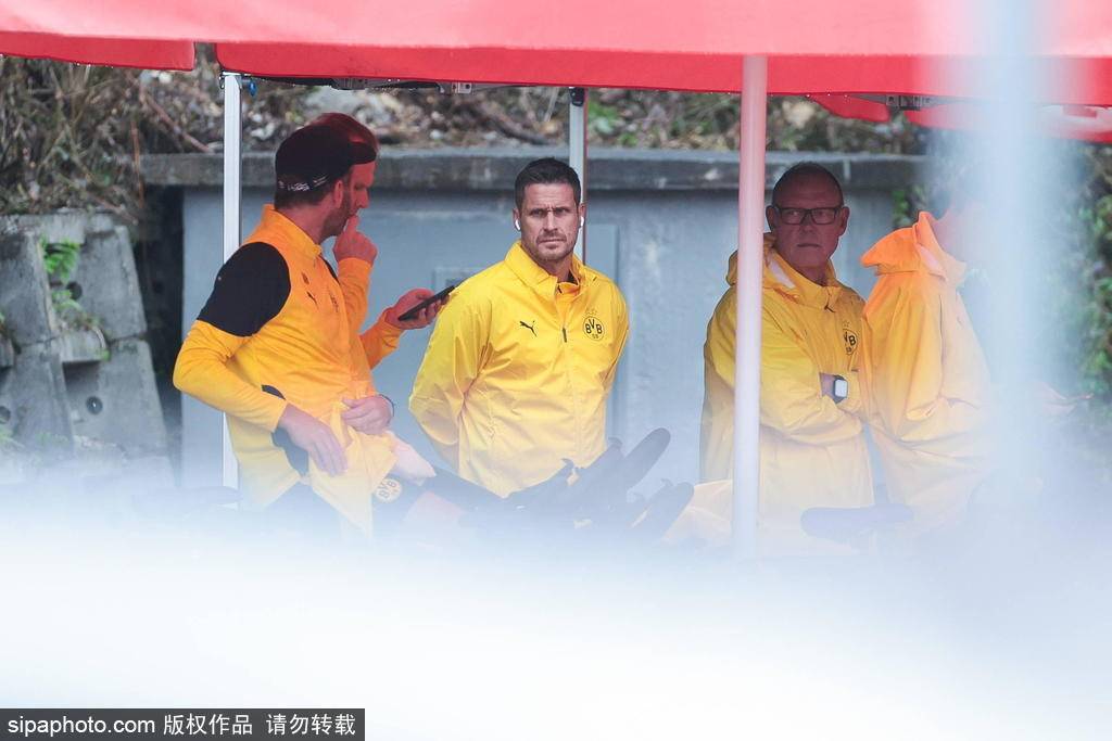 让他感到意 让他感到意