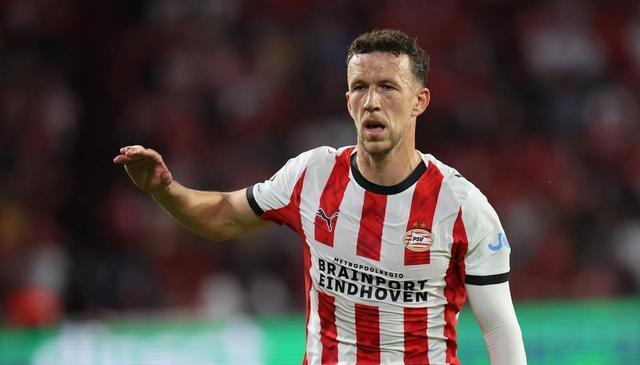 己的主场迎, 埃因霍温队, 再下一城