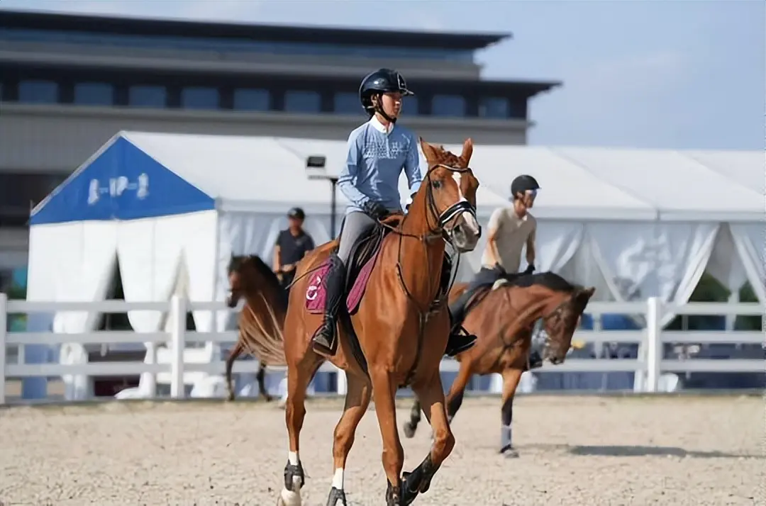米两个级别, 代表中国参, 运动员年龄