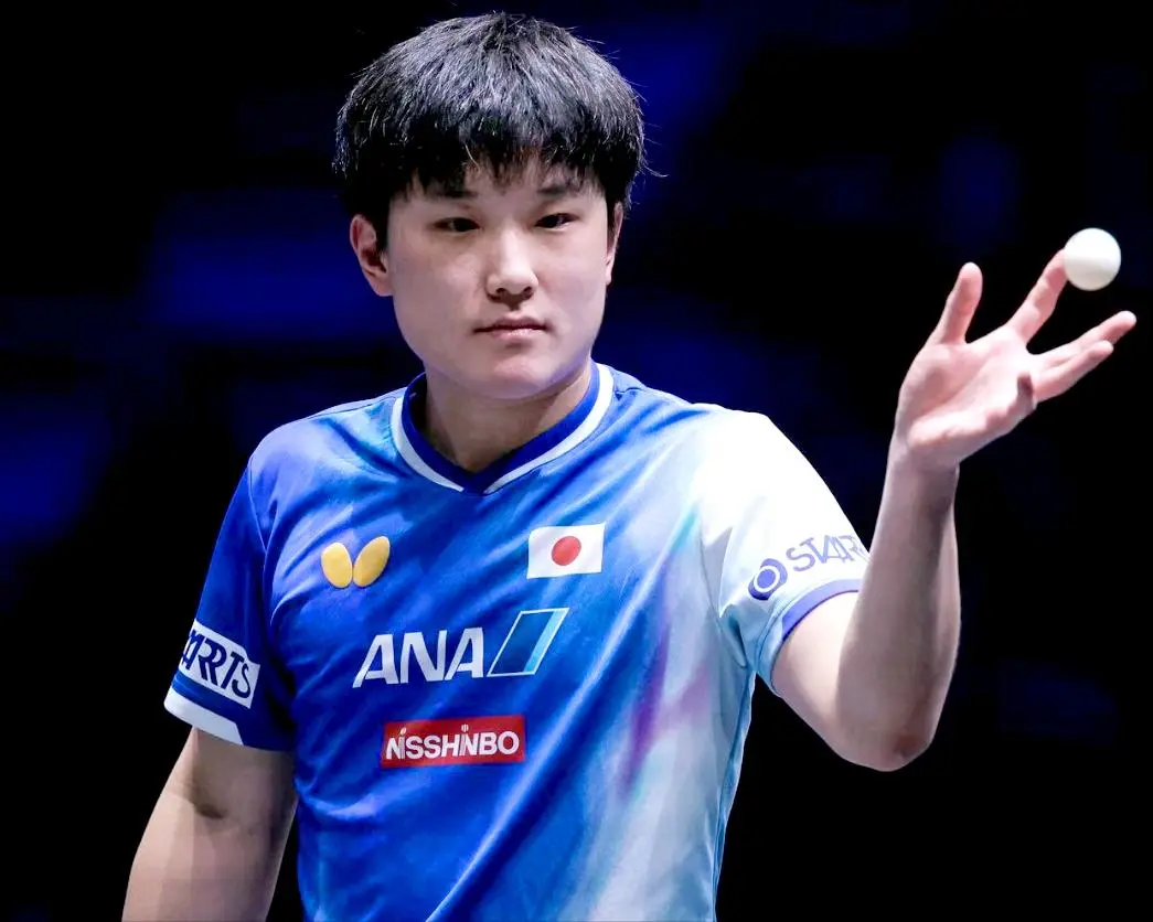 赛上连赢向, 黄友政, 但随后被追 赛上连赢向, 黄友政, 但随后被追