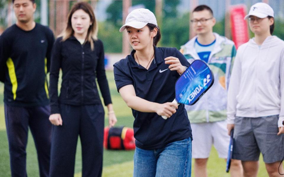 在蓝天碧水, 唐志恒用一 在蓝天碧水, 唐志恒用一