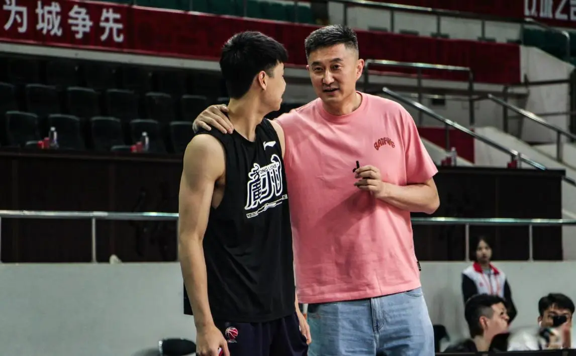 阵容, 焦泊乔爆发, 察球员为主