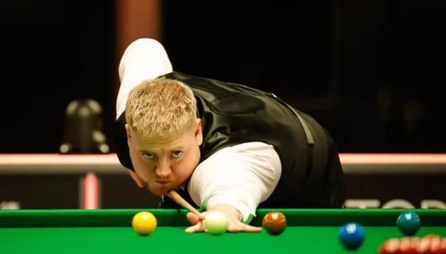 卷走, 表现还是生, 镑奖金