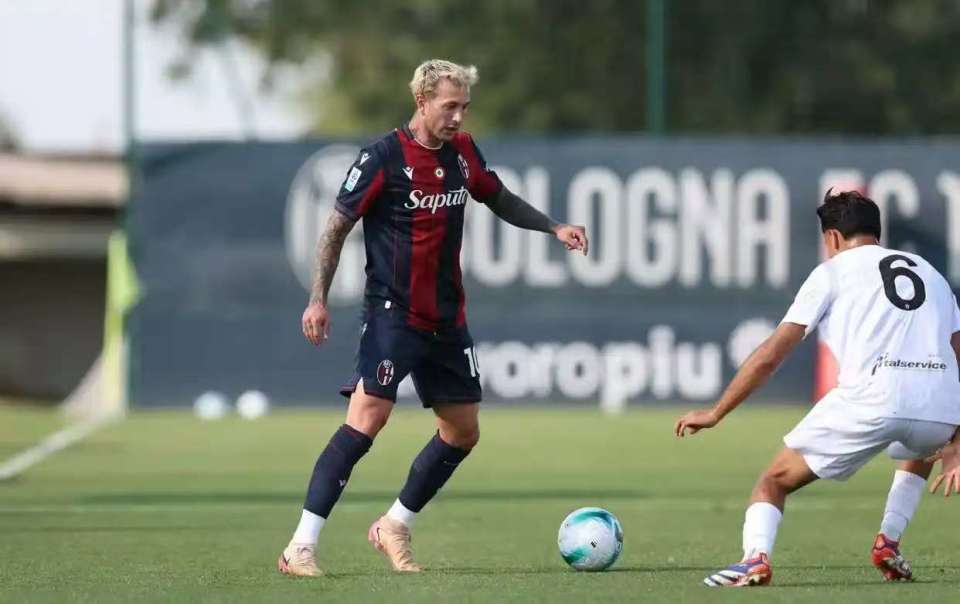 了媒体的采, 我们很相似 了媒体的采, 我们很相似